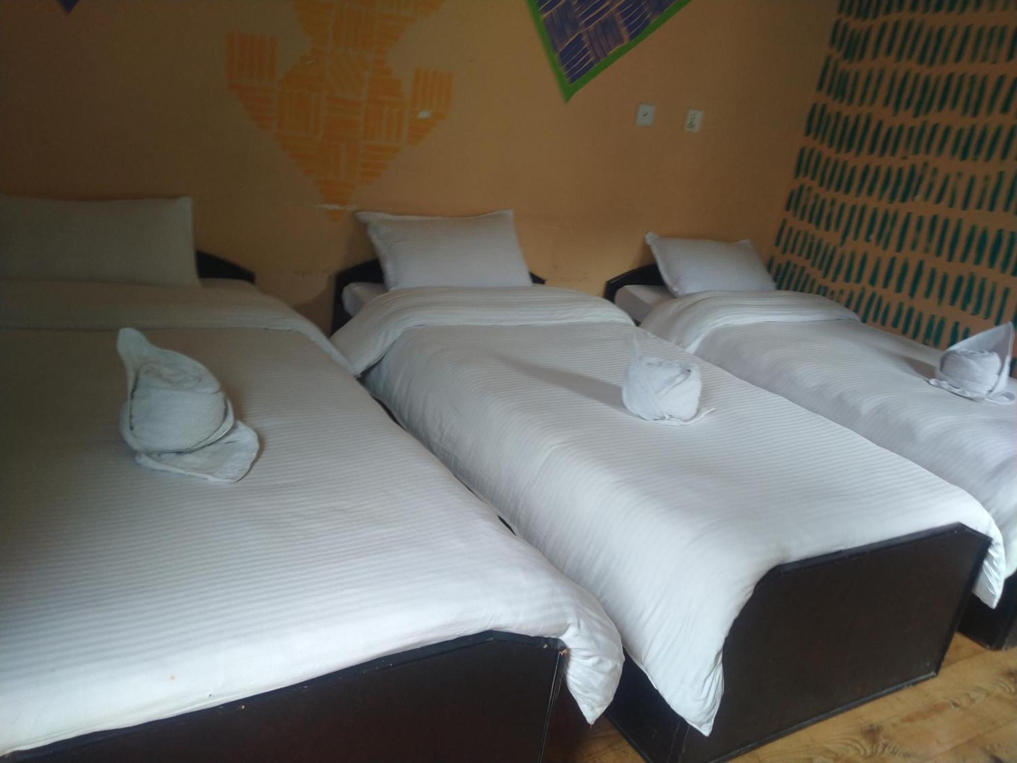 Pokhara Metro Eco Hotel Szoba fotó