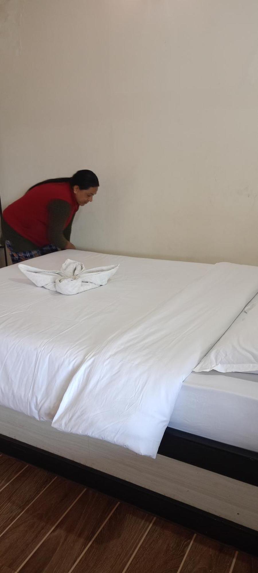Pokhara Metro Eco Hotel Szoba fotó